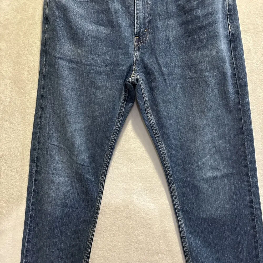 Levis 505 Jeans Men's 34x32 Blue Medium Wash Straight Leg Denim Pants Classic